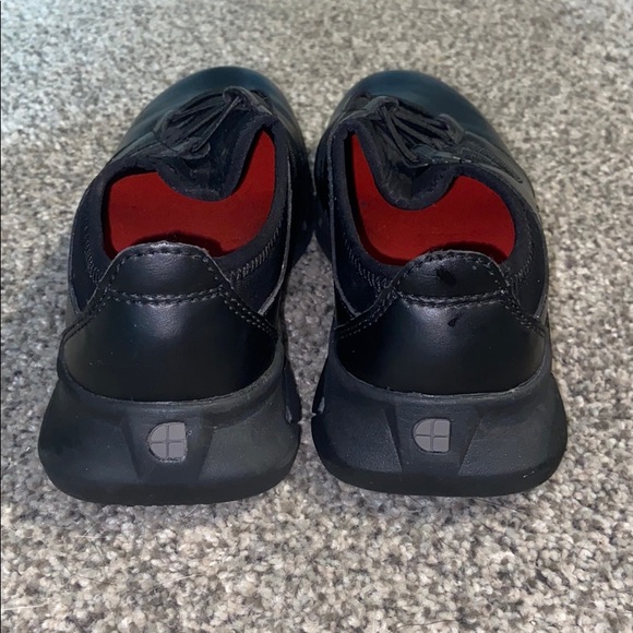 Non Slip Work Shoes - Picture 2 of 3